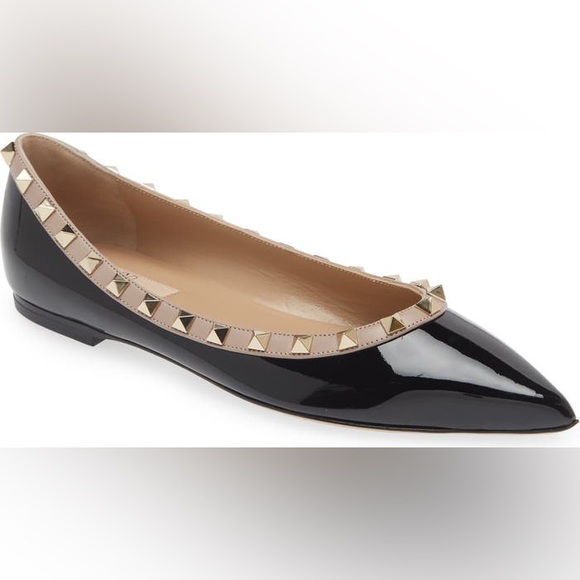 Valentino ballerina pointed rockstud toe patent black leather/beige flats